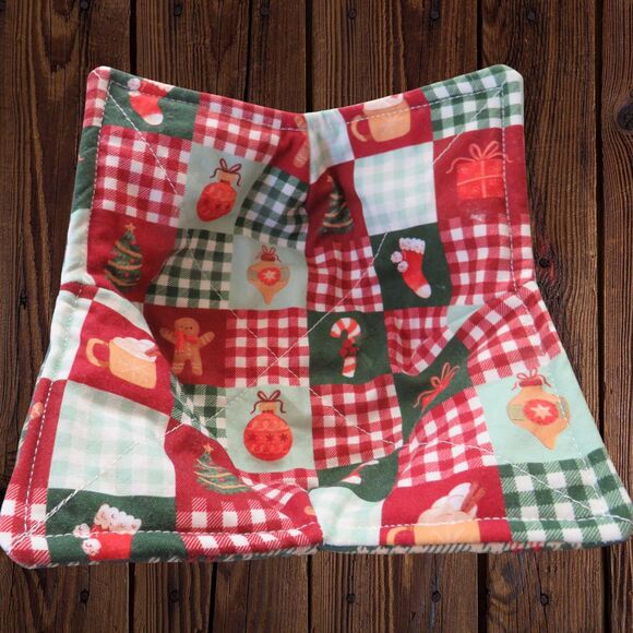 Microwave Bowl Cozy, Reversible Christmas Plaid Soup Bowl or Ice Cream Cozy - Picture 1 of 5